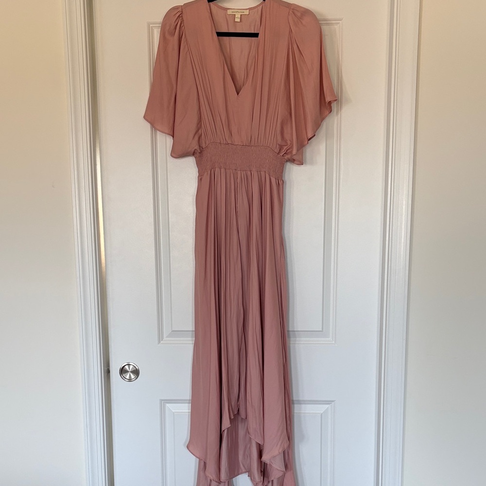 Flutter-Sleeve High-Low Maxi Dress in Dusty Rose
